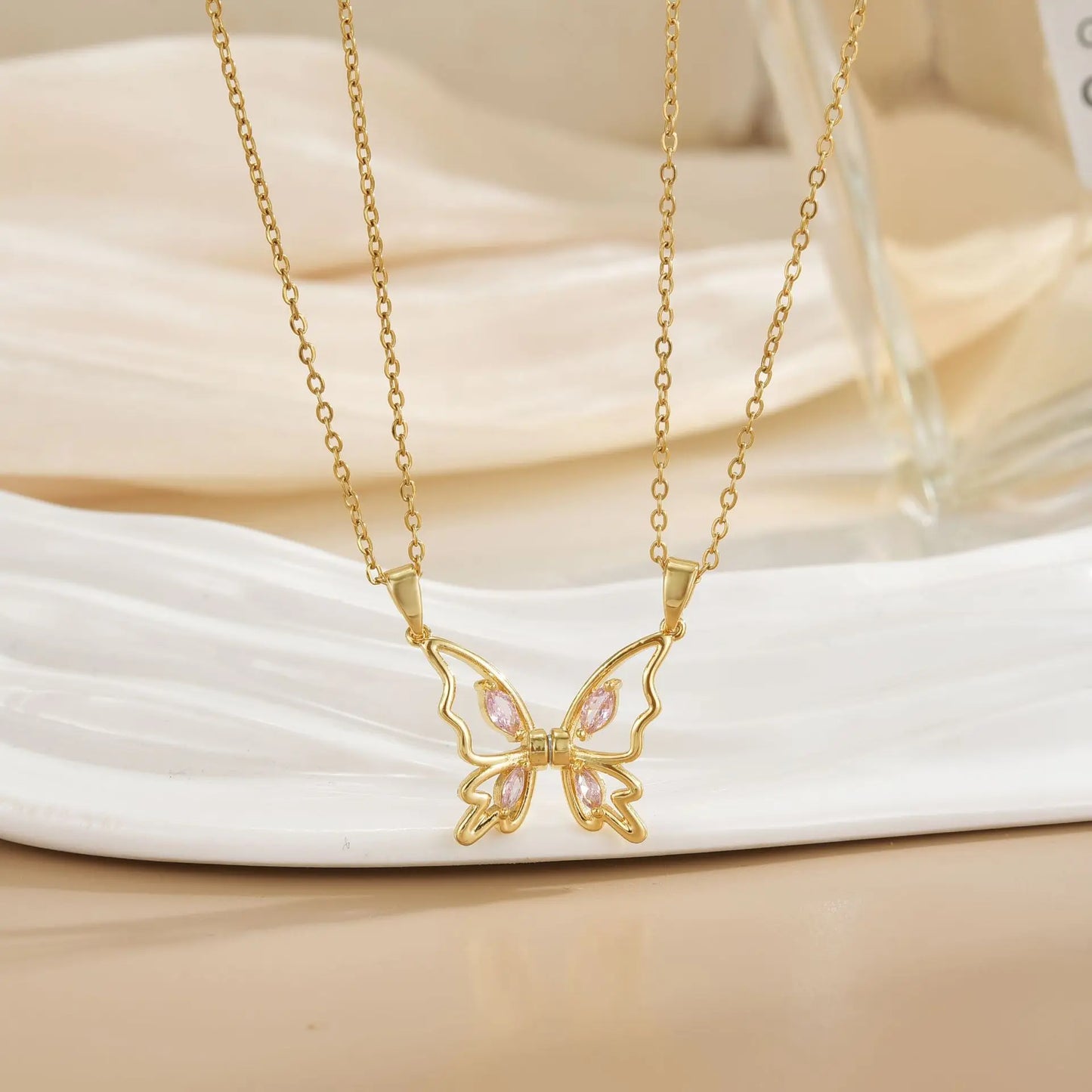 Couples Magnetic Necklaces Sun and Moon Angel Hug Heart Pendant Friendship Matching Necklaces for Birthdays Anniversaries