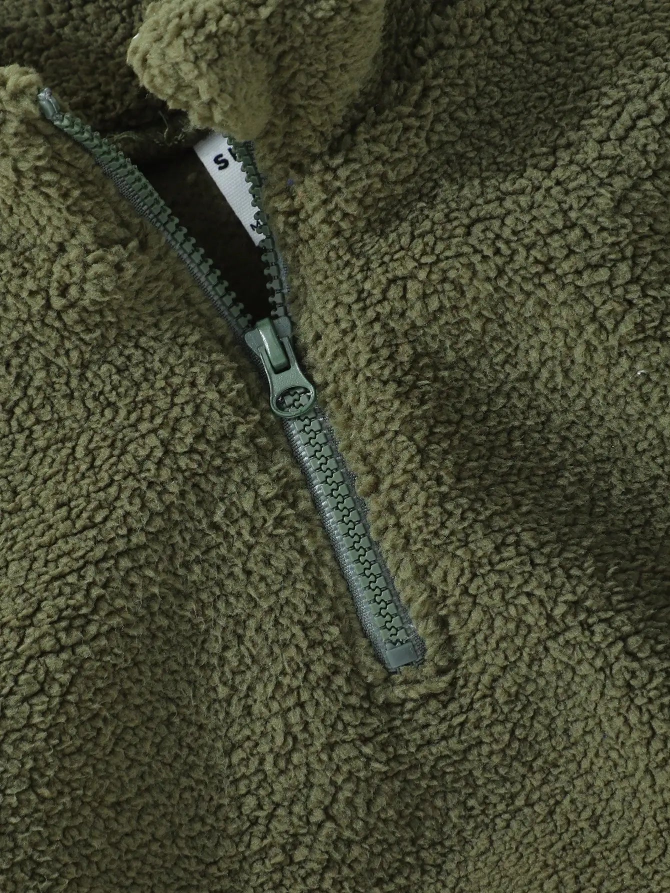 The Military Green Plush Sweatshirt For Baby Boys In Autumn And Winter Is Warm Soft Casual And Comfortable