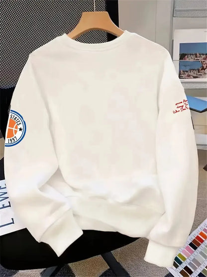 The new men's round-neck hoodie for Spring and Autumn 2025 features a street casual and fashionable 3D letter pattern print