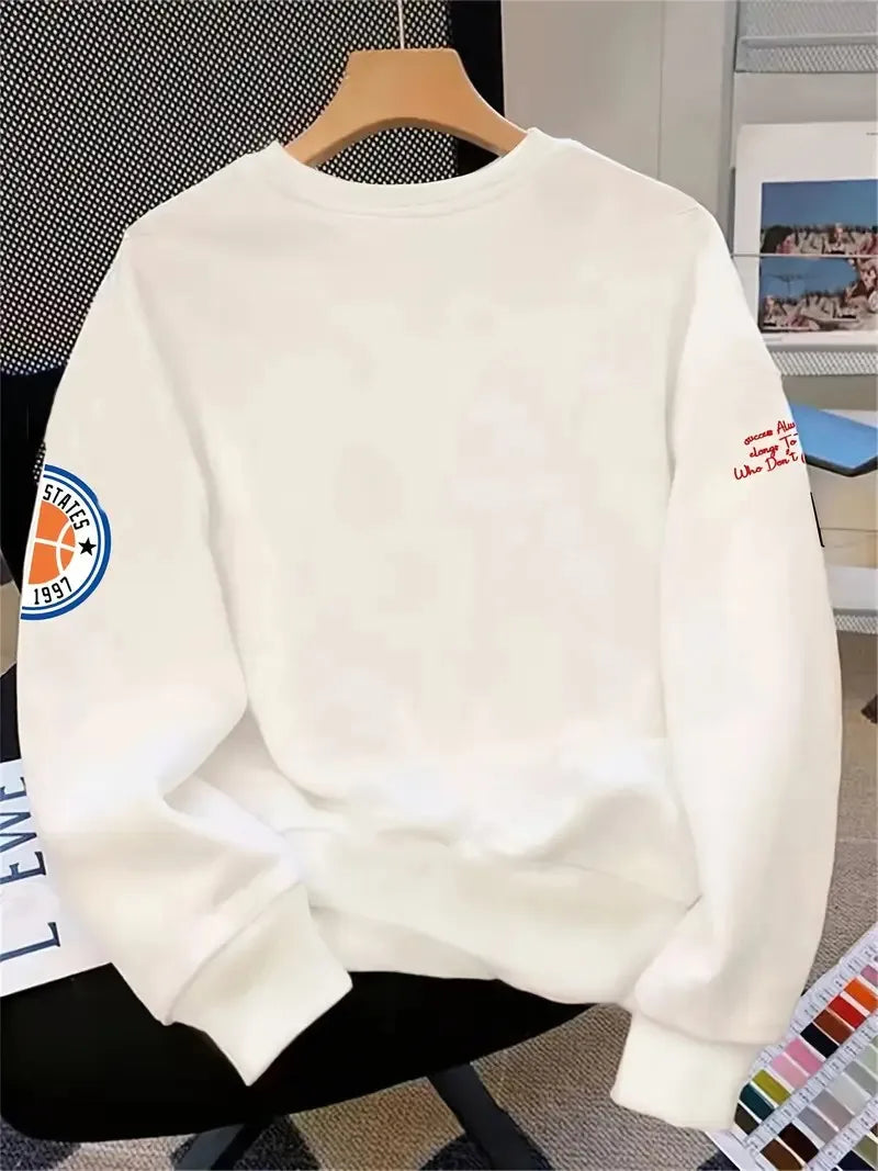 The new men's round-neck hoodie for Spring and Autumn 2025 features a street casual and fashionable 3D letter pattern print