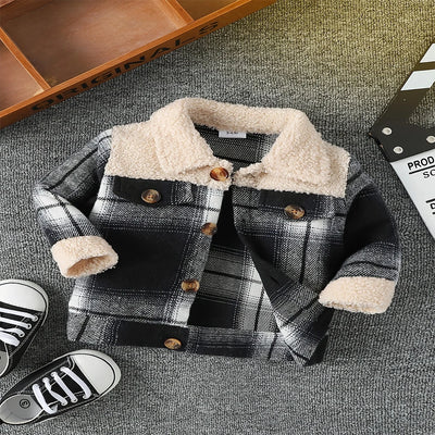 Baby boy fashionable and simple long sleeved plaid patchwork plush jacket for autumn and winter