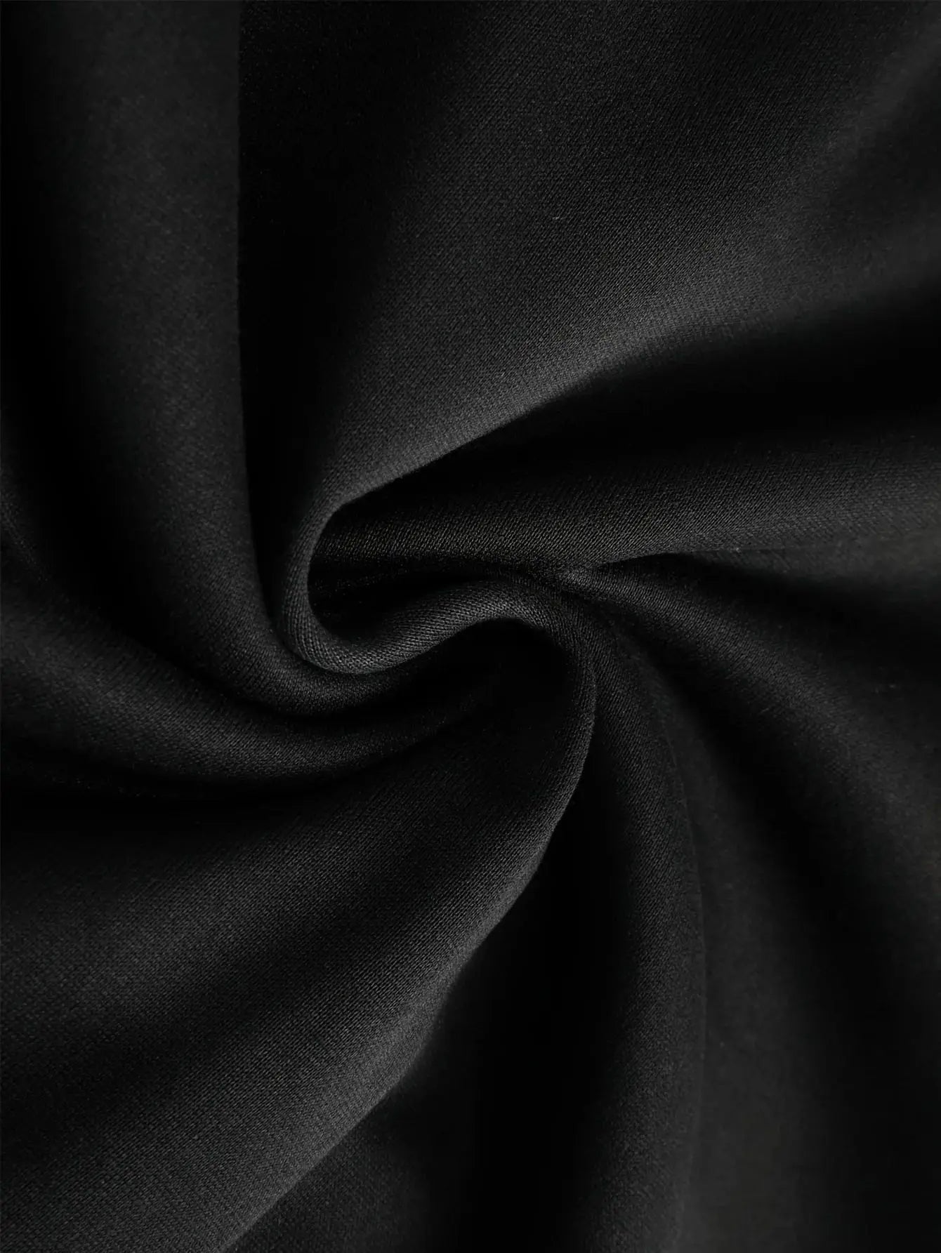 The new men's round-neck hoodie for Spring and Autumn 2025 features a street casual and fashionable 3D letter pattern print