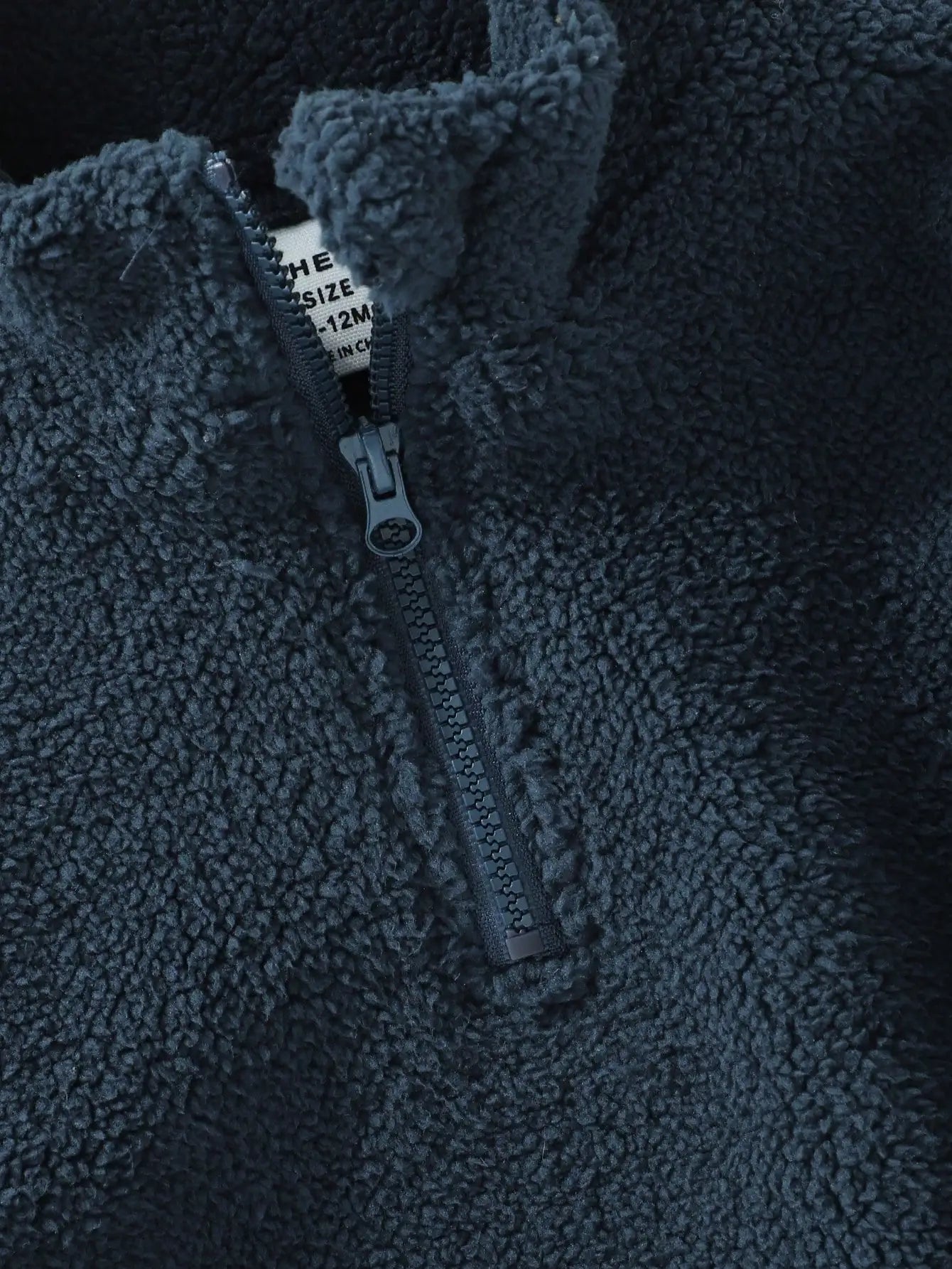 The Military Green Plush Sweatshirt For Baby Boys In Autumn And Winter Is Warm Soft Casual And Comfortable