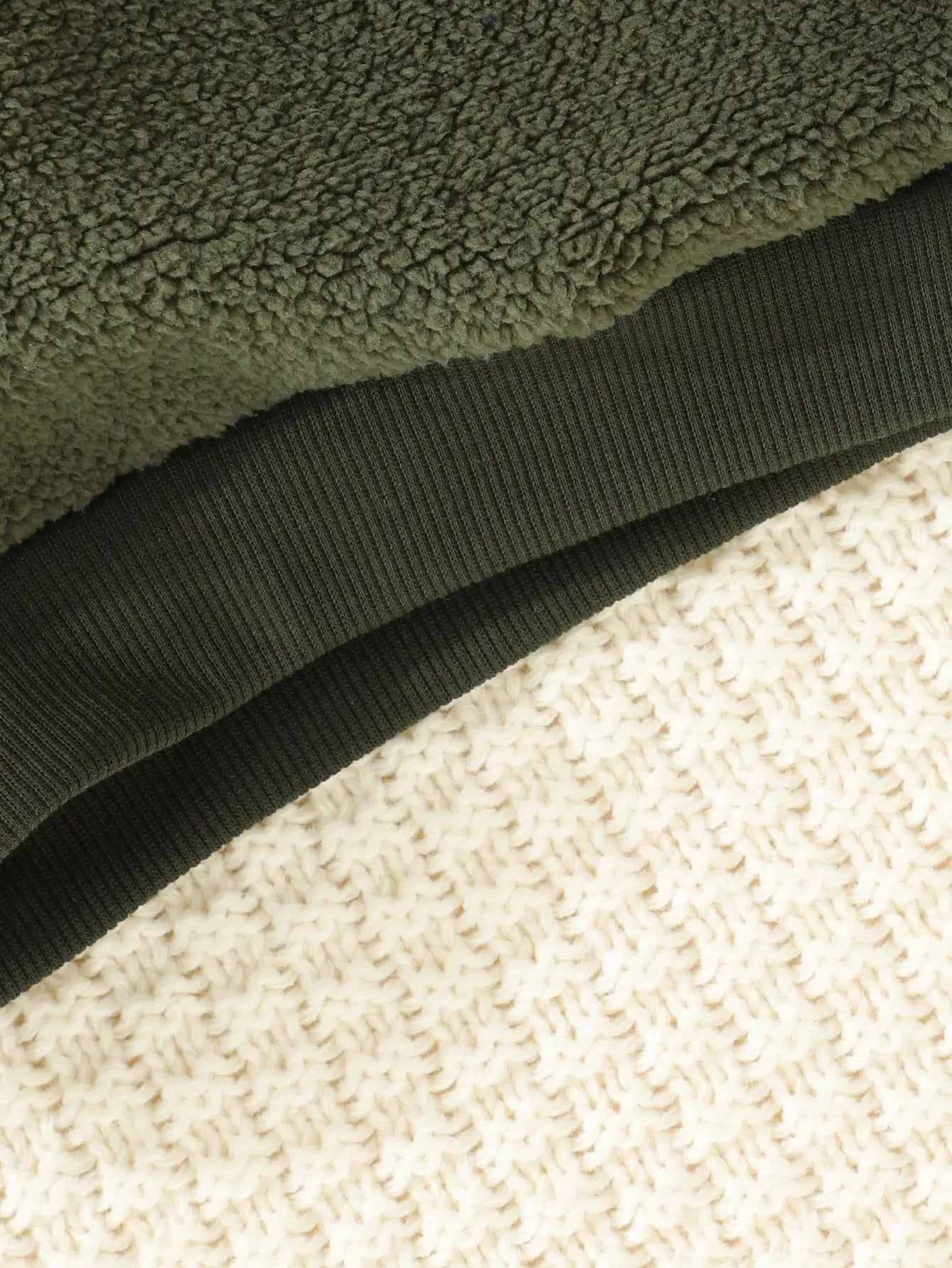 The Military Green Plush Sweatshirt For Baby Boys In Autumn And Winter Is Warm Soft Casual And Comfortable